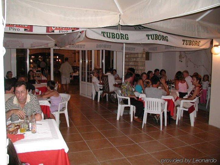 Hotel Tony Паг Ресторан фото