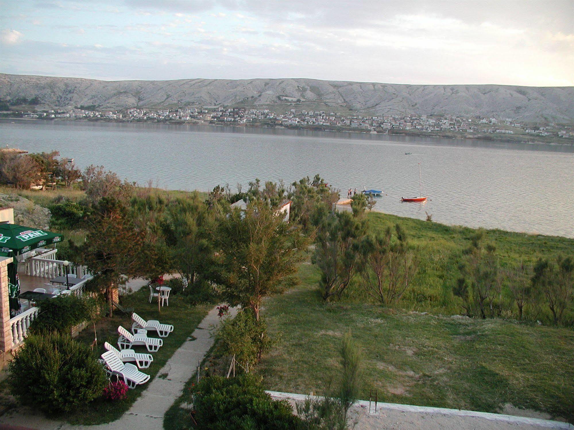 Hotel Tony Паг Экстерьер фото